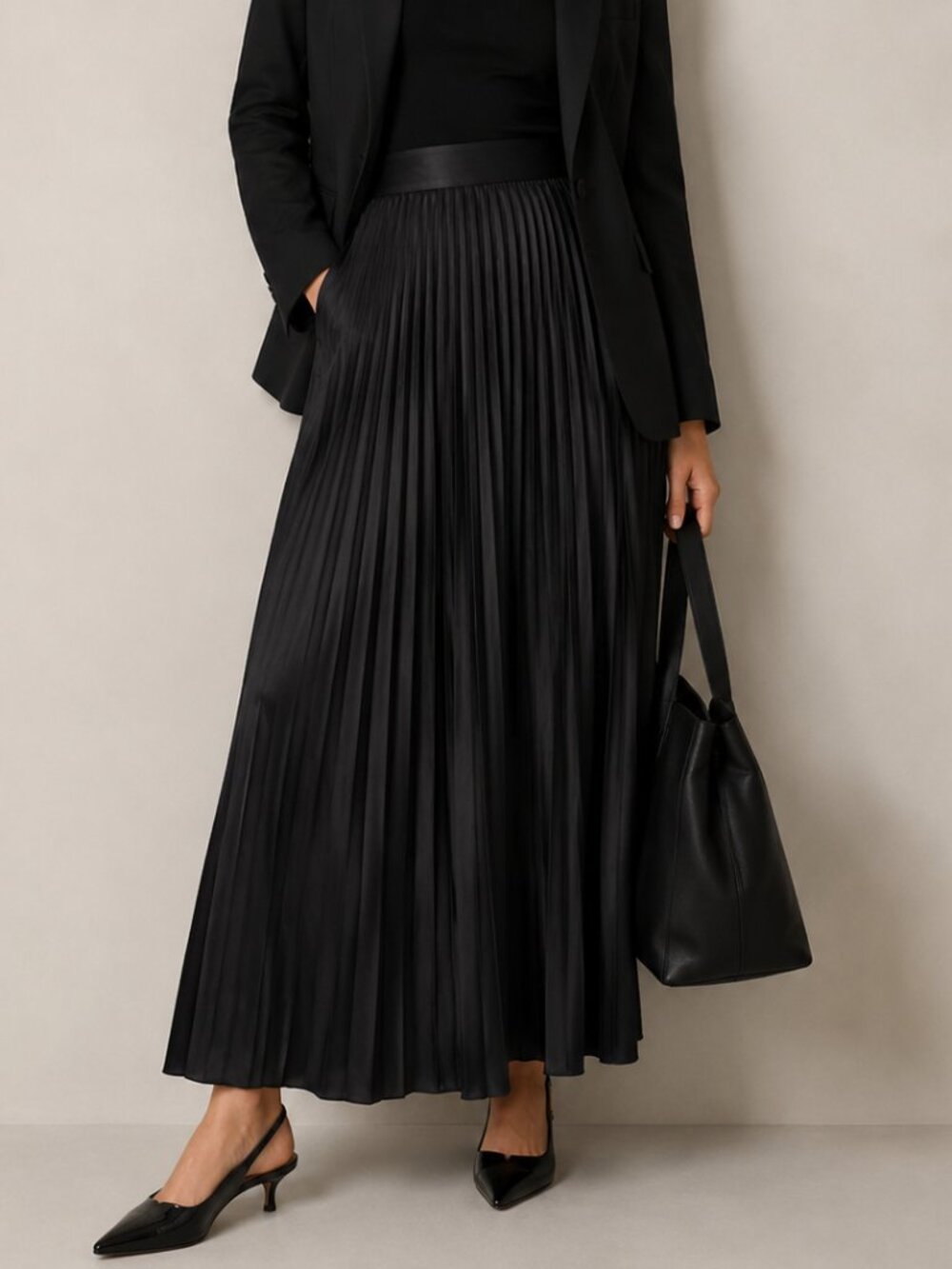 NWT BANANA REPUBLIC A Line Crinkled Satin Pleated Black Maxi Skirt - Small